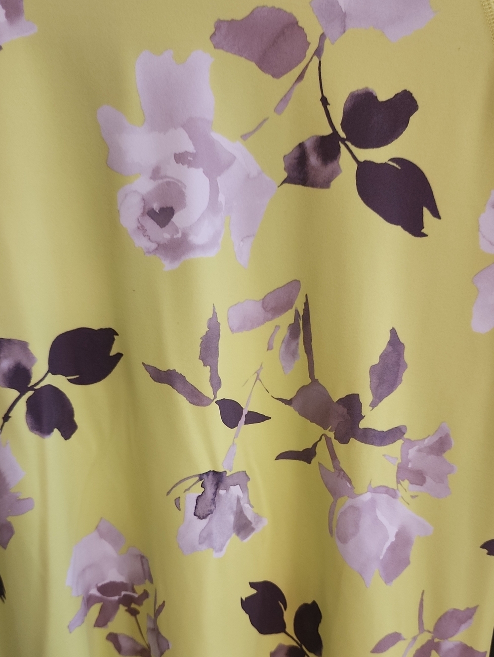 Athleta Floral Rashguard - Picture 2 of 16